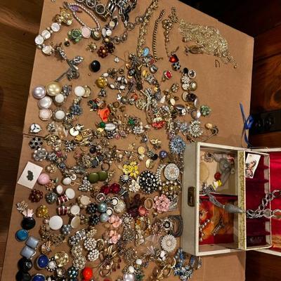 Sale Photo Thumbnail #2: Vintage costume jewelry 