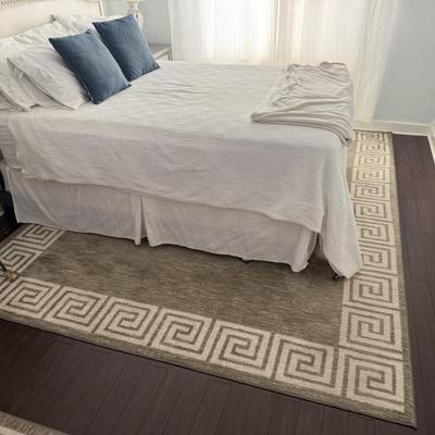 Queen bed 