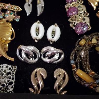 Sale Photo Thumbnail #22