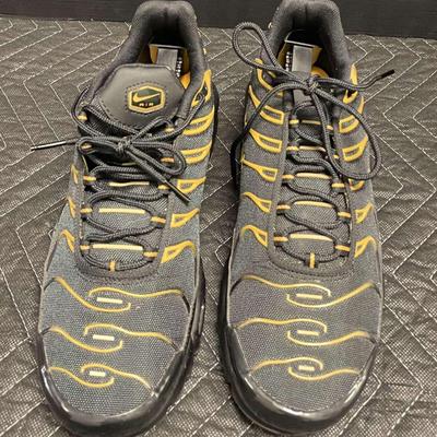 Men’s Nike Air Max Tailwind IV sneakers Black/Gold - Size 10.5 