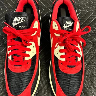 Nike Air Max Men’s Sneakers – Red, Black & White – Size 10.5
