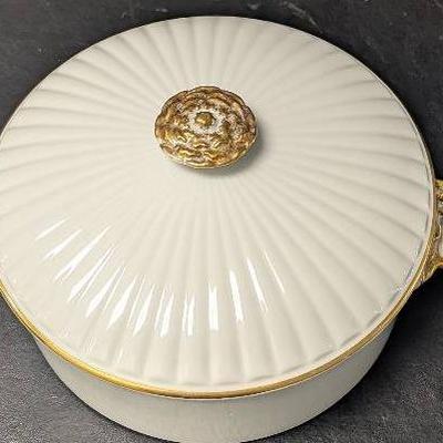 Vintage Golden Heirloom Japan Oven Ware Casserole Dish with Lid – White & Gold Handles, 2–2.5 Qt