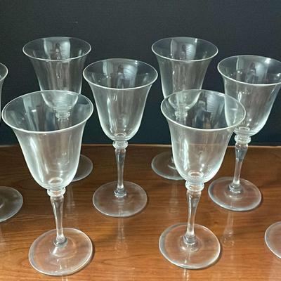 8 Wine Glasses