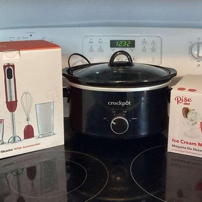 Crockpot & Other Kitchen Appliances 