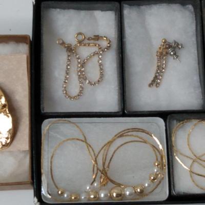 Golden Jewelry 