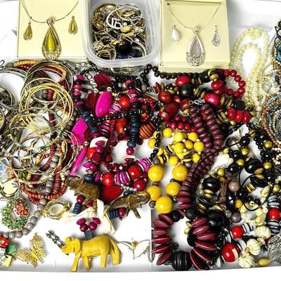 Costume Jewelry: Necklaces, Brooches, Earring Singles