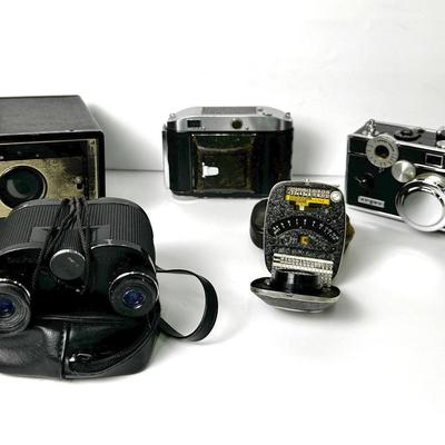 Vintage Welta Weltini, Argus & Box Cameras with BEWI Super Exposure Meter and Belfont Binoculars