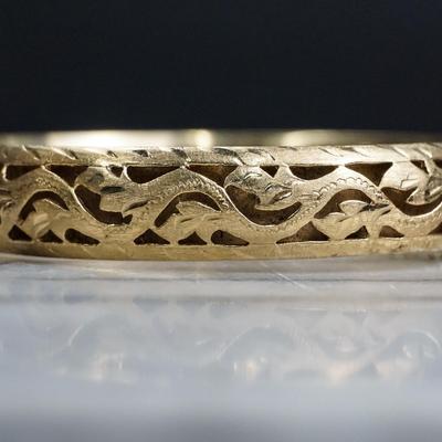 14K Gold Openwork Hinged Bangle Bracelet- 2.75" Wide