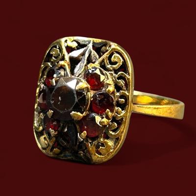14K Gold Garnet  Ring -  Size 6.75