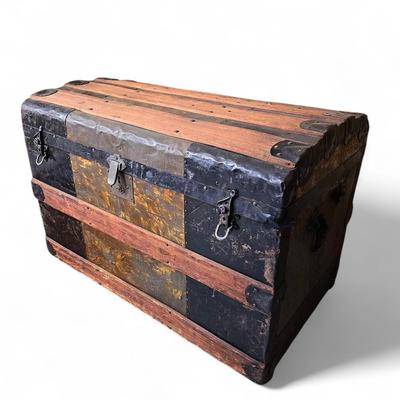 Antique Rounded Top Steamer Trunk - 32x18.5x22"