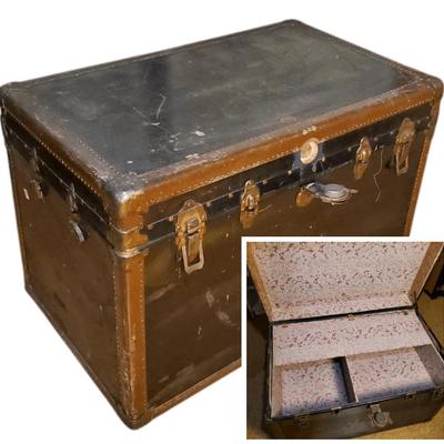 Vintage Everwear Steamer Trunk 22x36x25.5"