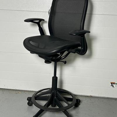 Knoll High Task Chair - 26X21X45-52”