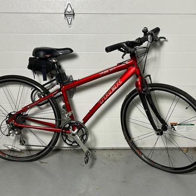 TREK 7.6 FX 15”/38cm Road Bike - Tires 28mm