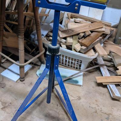 Folding roller stand