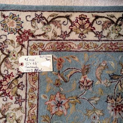 Sale Photo Thumbnail #7: 100% wool 3.5 ft x 5.5 ft