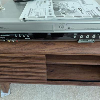 Sale Photo Thumbnail #82: Panasonic DVD VHS player recorder DMR-ES45V with remote