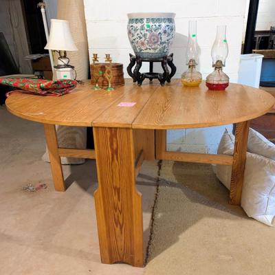 Folding wooden table