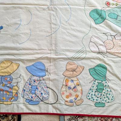 Sale Photo Thumbnail #92: Embroidered and applique twin bed cover / quilt made in 1931, Sunbonnet Sue