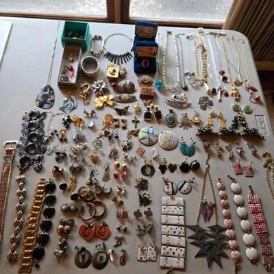 Sale Photo Thumbnail #129