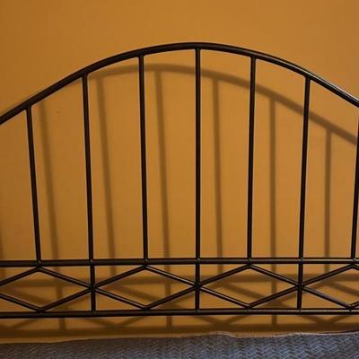 Metal Head Board And Classic Metal Bed Frame 
