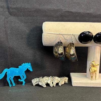 Horses And Hoops 