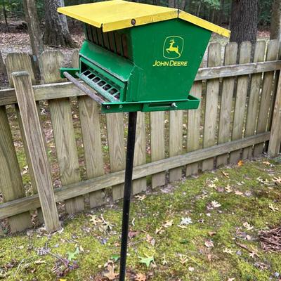 John Deere Metal Bird Feeder With Pole Stand 