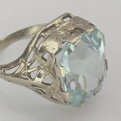 14K White Gold & Aquamarine Ring...Sz. 5