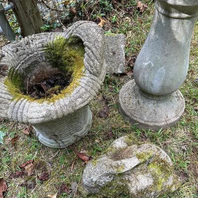 Concrete Basket Planter - Bunny - Pedestal 