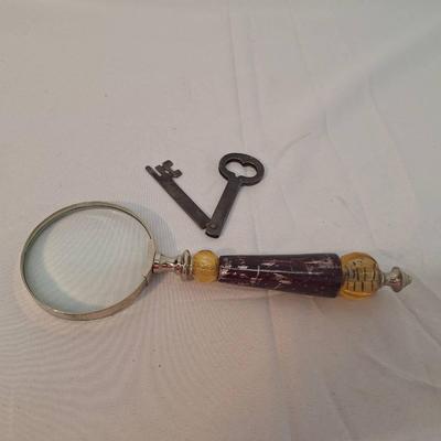 2- Vintage Murano Italy Chartreuse & Red Glass Sculptured Magnifying Glass- Folding Skeleton Key 