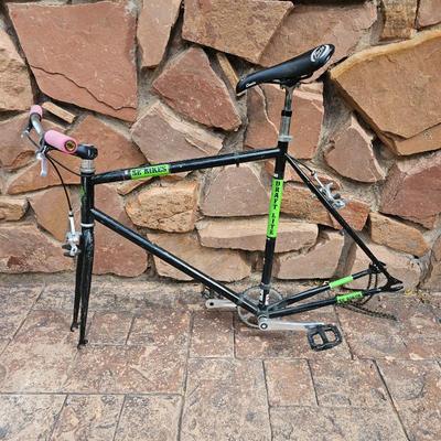 Lot #290 - SE Bikes Draft Lite Single-Speed/Fixed-Gear Road Bike Frame, Fork, Seat, Handlebars & Pedals