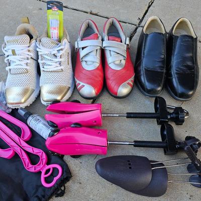 Lot #318 - Women's Golf Shoes Size 8.5-9, Shoe Forms & Laces