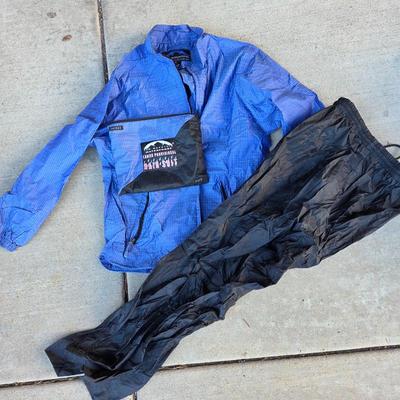 Lot #319 - Sun Mountain Waterproof Ladies Provisional Rain Suit