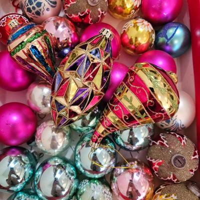 Lot #231 - Vintage Glass Christmas Ornaments Baubles