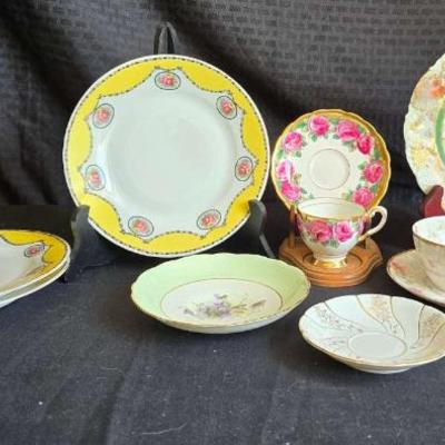 Pr156 grandma s cups and saucers