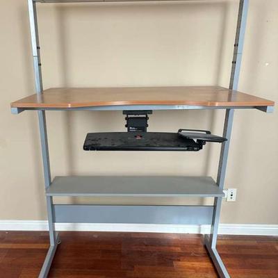 Pr214 stand up work desk