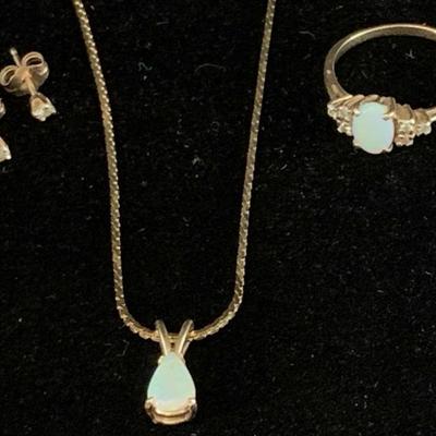 Pr147v gold diamonds & opal jewelry