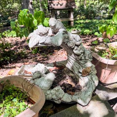 Birdbath made out of concrete