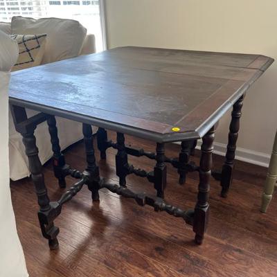 $150 Antique gate leg table; approx. 29.5" x 48" x 42" (with legs extended)