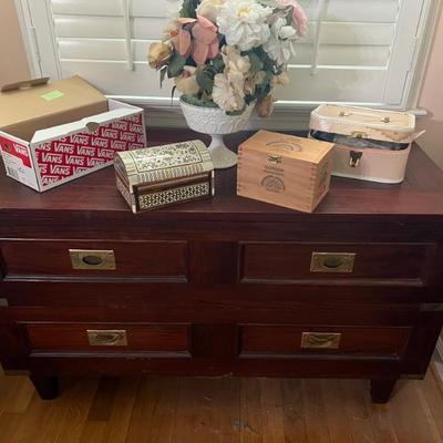 Sale Photo Thumbnail #4: Vintage trunk