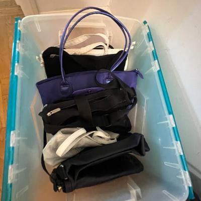 Sale Photo Thumbnail #9: Assortment of handbags