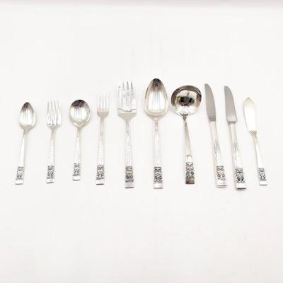 Sale Photo Thumbnail #209: Oneida Community Plate "Coronation" Silverplate Flatware Set w/ Case