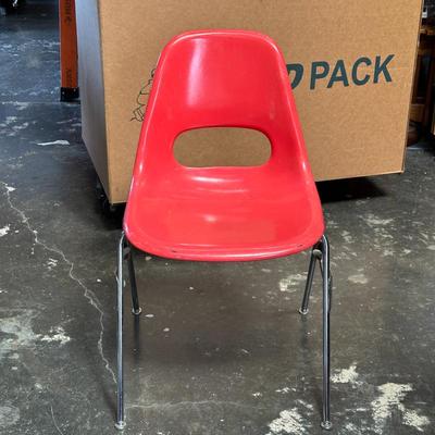 Sale Photo Thumbnail #169: One Krueger MCM Fiberglass Stacking Chair