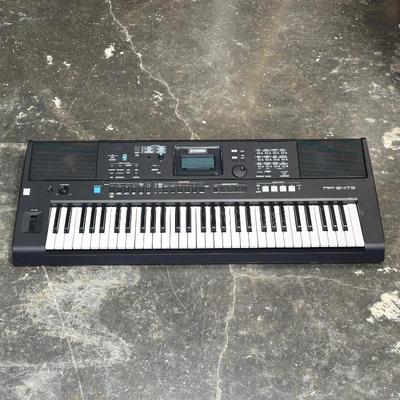 Sale Photo Thumbnail #10: Yamaha PSR-E473 Arranger Keyboard