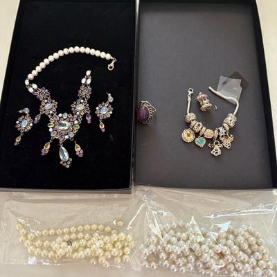 Jewelry Necklaces & Bracelet