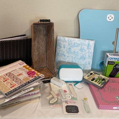 Cricut Joy Machine & Scrapbooking Items