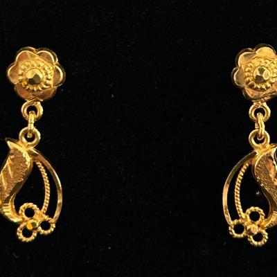 22K Gold Screwback Earrings