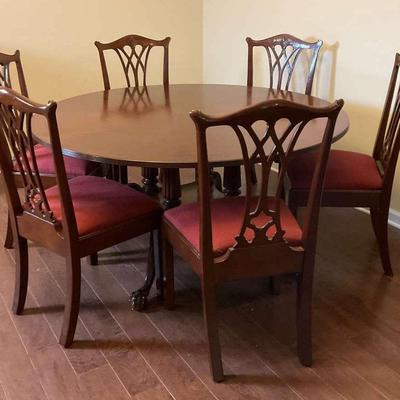 Birdcage Pedestal Mahogany Table With Six Chippendale Chairs