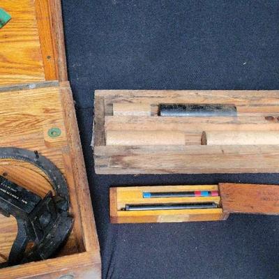 U.S NAVY BUREAU OF TELESCOPIC ALIDADE MARK II MODEL & U.S NAVY HEELING MAGNETS AND WEIGHTS