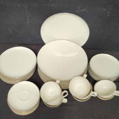 ELEGANT SYRACUSE CHEVY-CHASE CHINA DISH SET