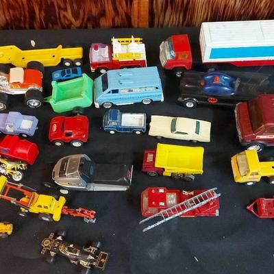 COLLECTION OF TOY VEHICLES 